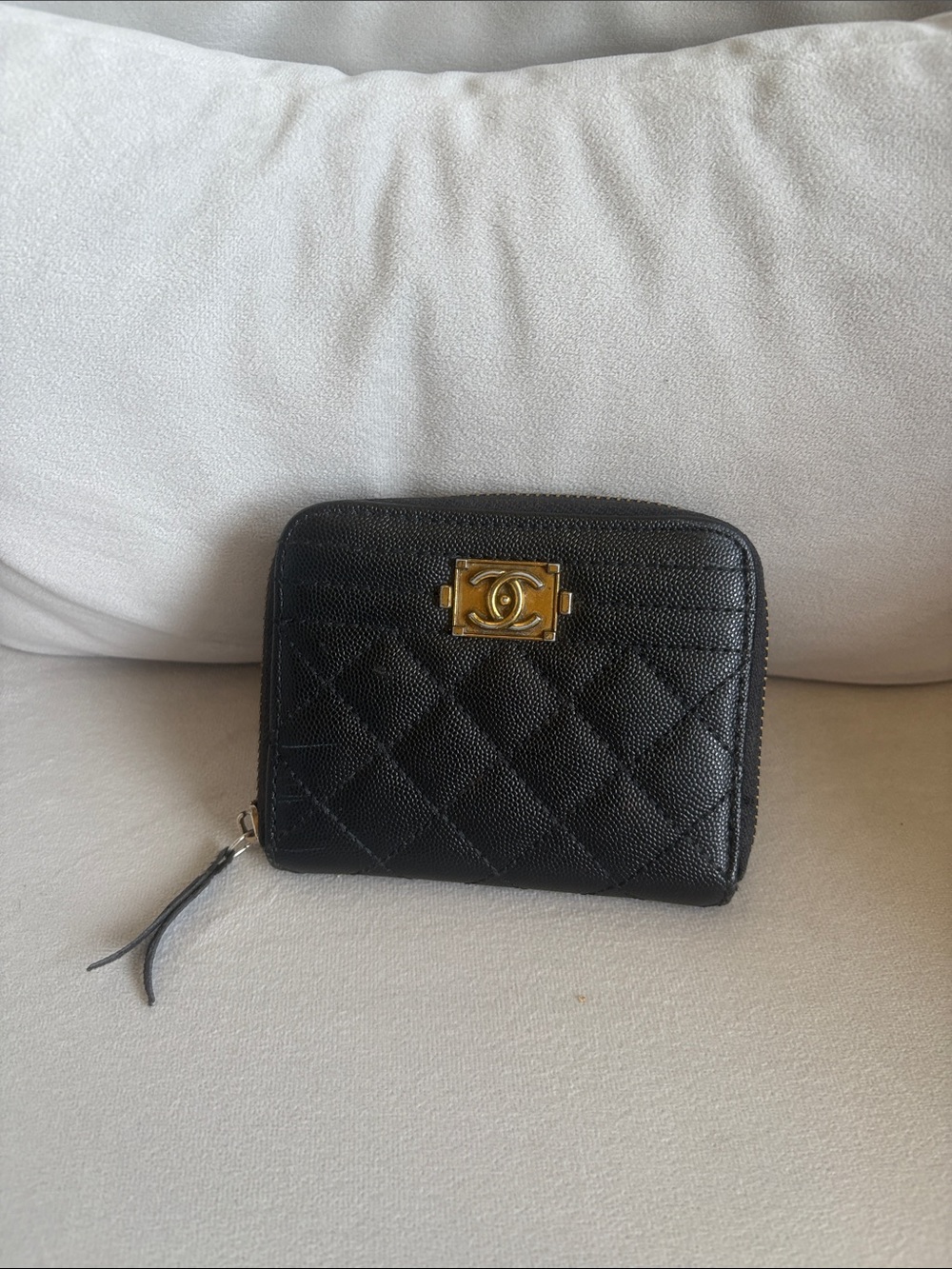 CHANEL Black Quilted Leather Zip Wallet with Gold CC Plaque